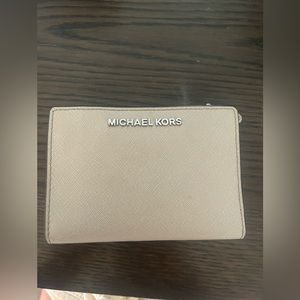 Small Beige Michael Kors Wallet